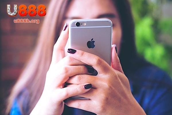 Nếu dùng iPhone thì bạn nên download ứng dụng dành cho hệ điều hành iOS